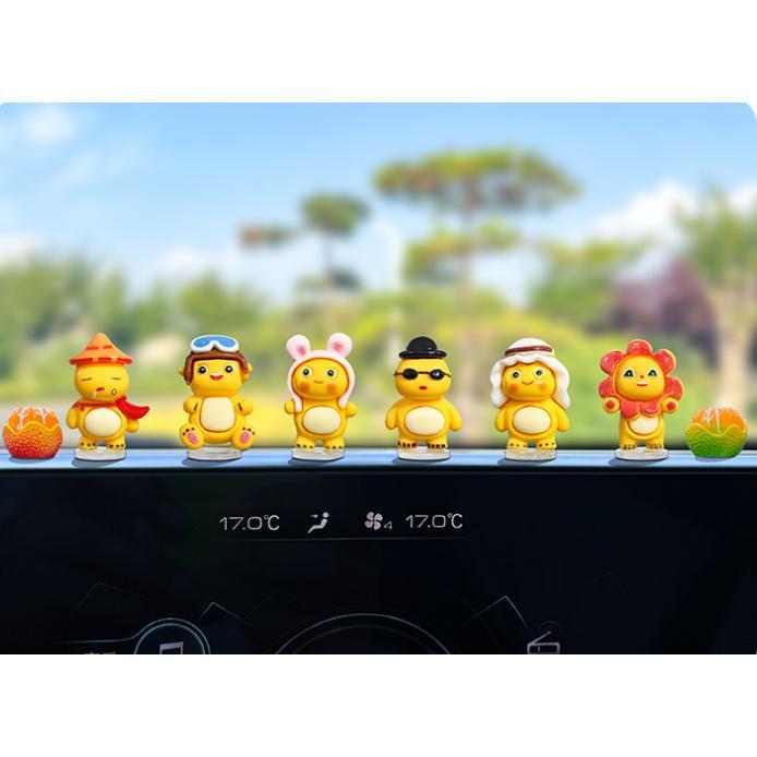 6Pcs Nailong Mobil Mainan Bercahaya Tempelan Motor Gaya Baru Lucu Lampu Malam Mini Figure Dekorasi Pajangan Dasbor Mobil Meja Populer Hadiah Miniatur