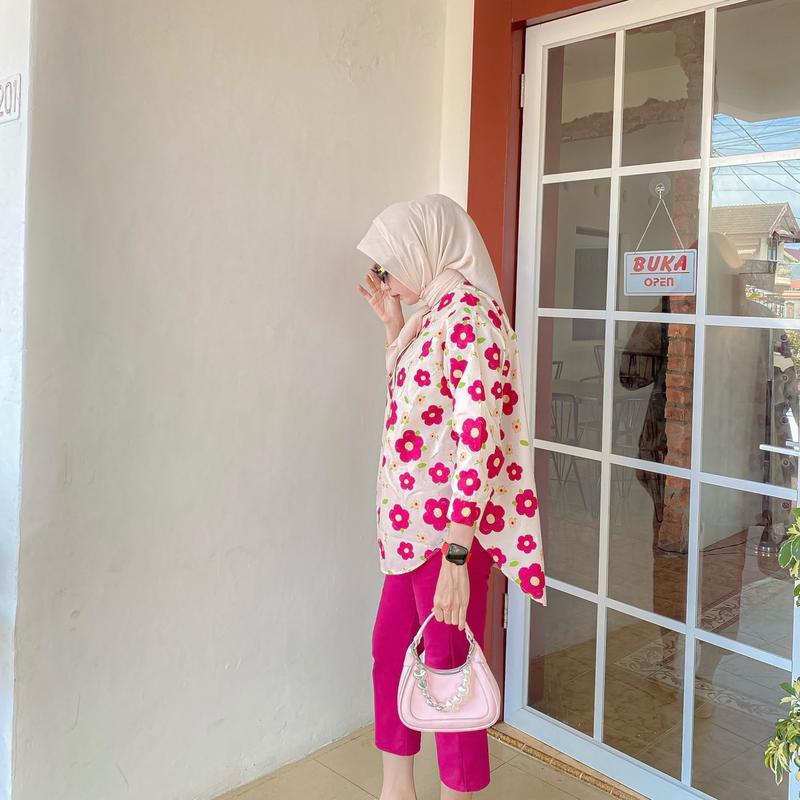Zanica blouse pink  big flower 2