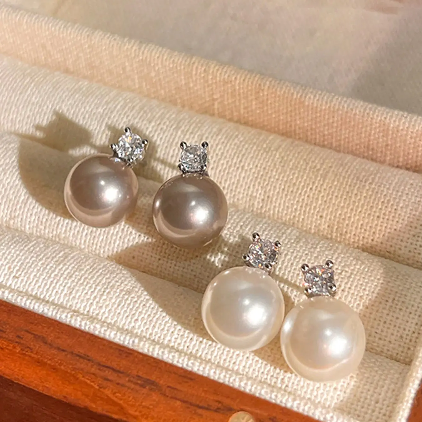 [E7] Earrings classic style $19