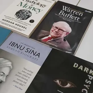 Buku Biografi Kisah & Rahasia Kekayaan Warren Buffett