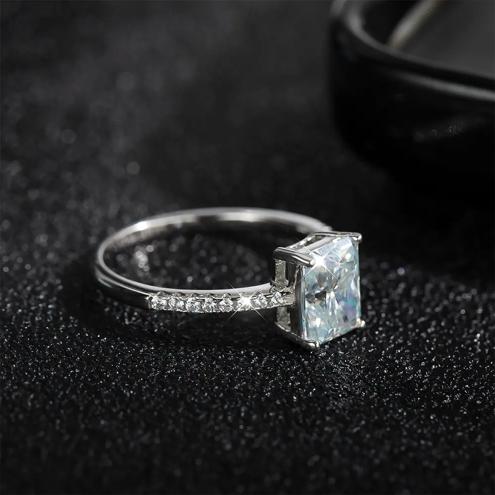 KNOBSPIN D VVS1 Radiant Moissanite Rings for Women 4 Prong Classic Trendy Fine Engagement Wedding Band GRA Certified 925 Sliver