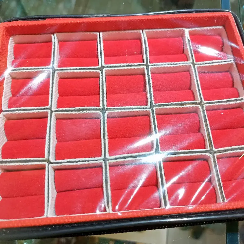 Kotak Cincin Sekat dengan Penutup Plastik Resleting High Quality Model 20 Penyimpanan 2