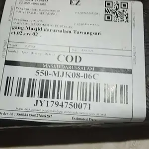Medali Bulat dengan Logo H dan Latar Belakang Merah Putih
