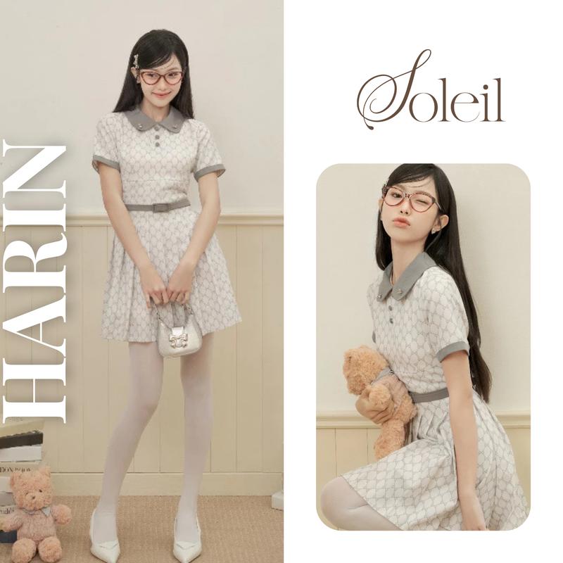  SOLEIL - Váy Đầm Harin Dress Thiết Kế Nữ Ngắn Tay Dáng Ngắn Xếp Ly Cổ Sen Họa Tiết Nơ Màu Trắng Kèm Belt Tiểu Thư Đi Chơi Thường Ngày Women VD17 