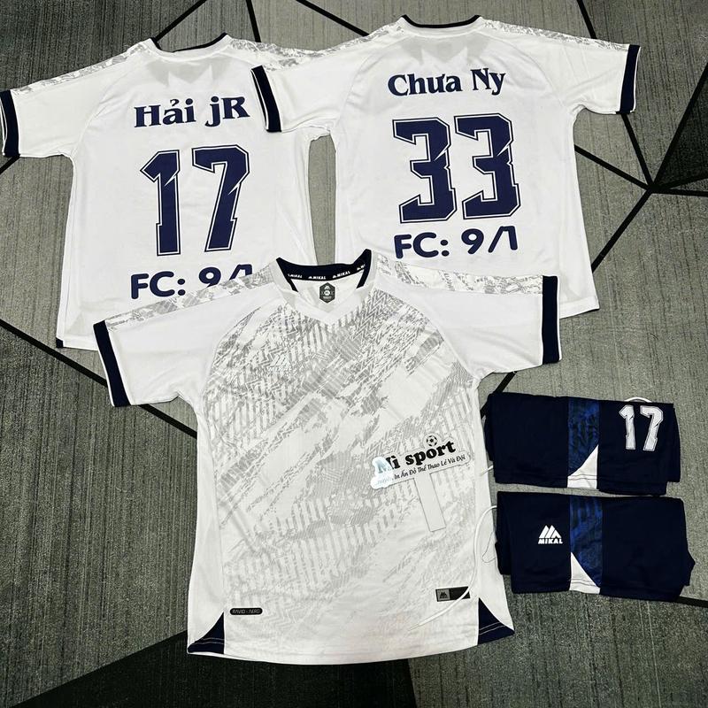 Bộ quần áo bóng đá Mikal Không logo - Vải mè thoáng mát, Logo thêu. In tên số theo yêu cầu