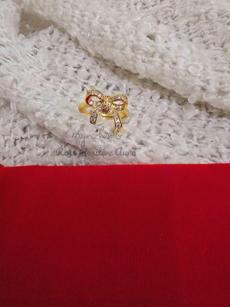 Product Introduction of Ribbon ring bangkok gold adjustable. come with engraved / chop inside. *remark the size and we will adjust the ring accordingly* 10