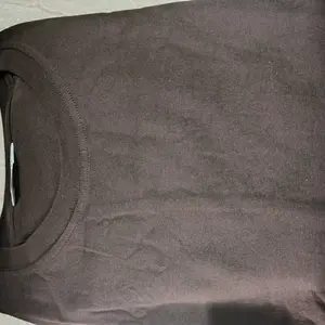 Mybasic - Boxy Crop T-Shirt Kaos Boxy Fit with Cotton Combed 24s dengan 200 gsm ++