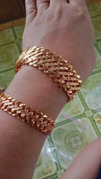 Product Review of Benika Accesories - Gelang Tangan Rantai Wanita Xuping Jewellry Lipan Dove 1.2cm 1.5cm - Korean Style Anti Karat Aesthetic - Aksesories Fashion Trendi 2023 - Titanium Simple Elegand Mewah - Bracelets Kulit Perhiasan Permata from R**U 2