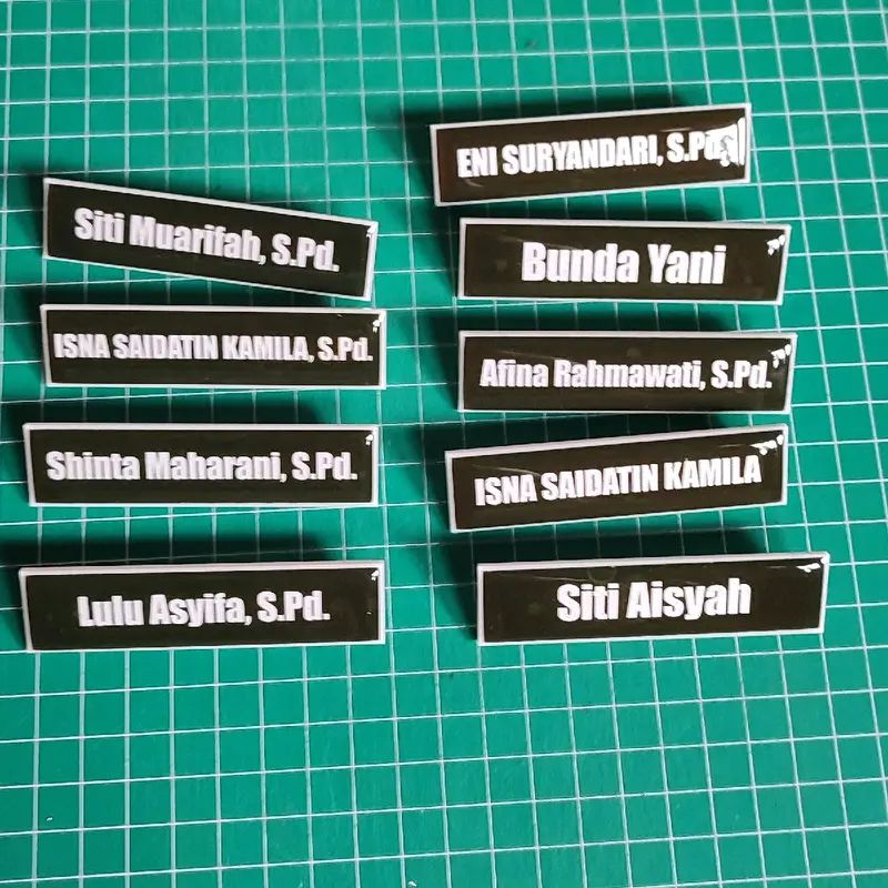 Name Tag Akrilik Resin Peniti & Magnet Custom 0