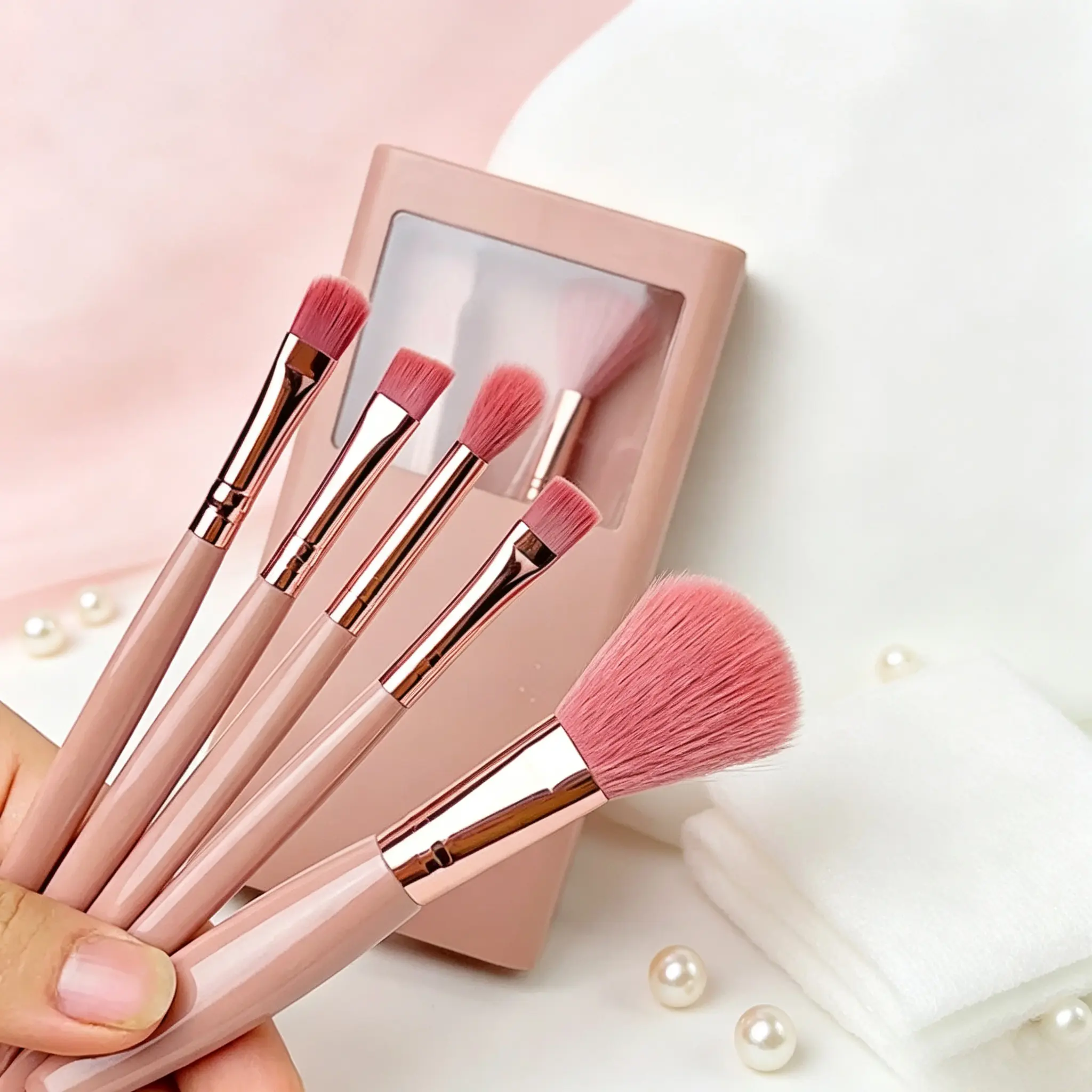 Kuas Kosmetik Wajah 5 Pcs dengan Kotak Cermin, Makeup Brush Mini Praktis untuk Travel dan Penggunaan Sehari-hari