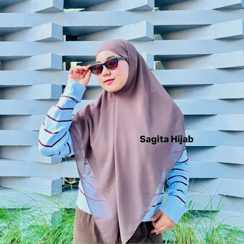 Ameera Khiban French Khimar Bandana Segi Empat Syar’i - Jilbab Modern dengan Desain Elegan dan Nyaman untuk Penggunaan Sehari-hari - Bahan Ceruty Babbydoll