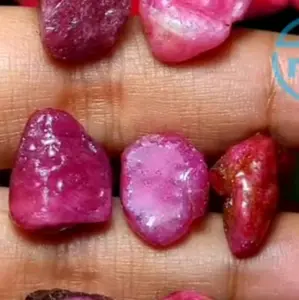 Natural Bahan Ruby Harga Satuan Batu Permata Asli untuk Perhiasan dan Koleksi Cocok untuk Koleksi Batu Permata Alami dan Perhiasan Indah Unik