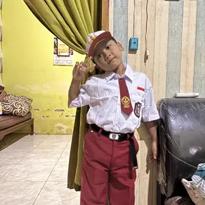 Setelan Seragam Sekolah Merah Putih SD Anak Laki-Laki Baju Putih Lengan Pendek Celana Merah Panjang