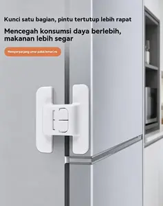 Kait kunci penutup kulkas tanpa pengeboran desain ganda, kokoh tahan tarikan sehingga pintu tidak mudah terbuka. Praktis dipasang sendiri tanpa bantuan orang lain, aman untuk semua jenis kulkas pintu tunggal maupun ganda.