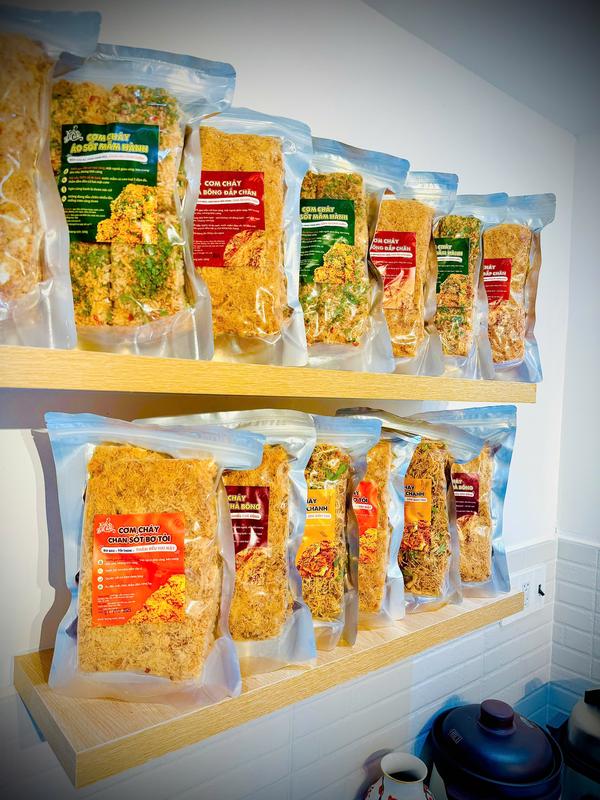 TẶNG CƠM CHÁY LẮC VỊ Combo 2 Cơm Cháy Kênh Bà Châu 1KG - Siêu Chà Bông - Gạo Lứt - Khô Gà Lá Chanh - Bơ Tỏi Thơm Ngon Ngập Tràn