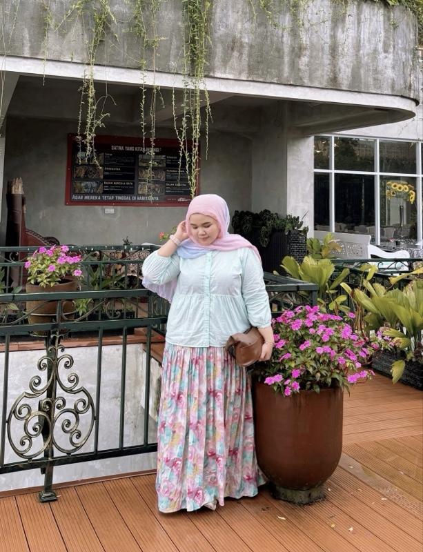 Rosella Rok Bunga Mayung Lebar Rample Floral Skirt Rayon Adem dengan Desain Elegan dan Nyaman untuk Dipakai Sehari-hari