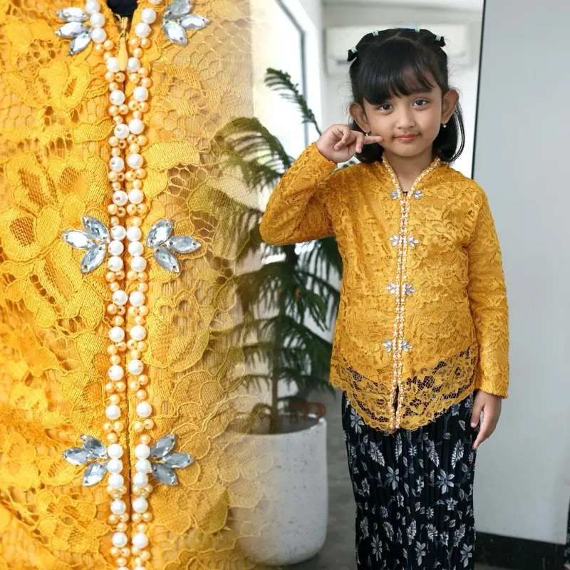 Setelan Kebaya Dan Rok Plisket Anak Encim Brukat Payet / Kebaya Anak Modern/ Kebaya karnaval 4