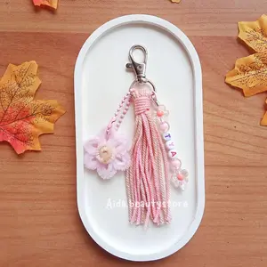 Gantungan Kunci Tas dengan Tussle dan Bunga - bisa custom atau request Nama - Aksesoris - Keychain - souvenir ultah wisuda - kado perpisahan untuk sahabat