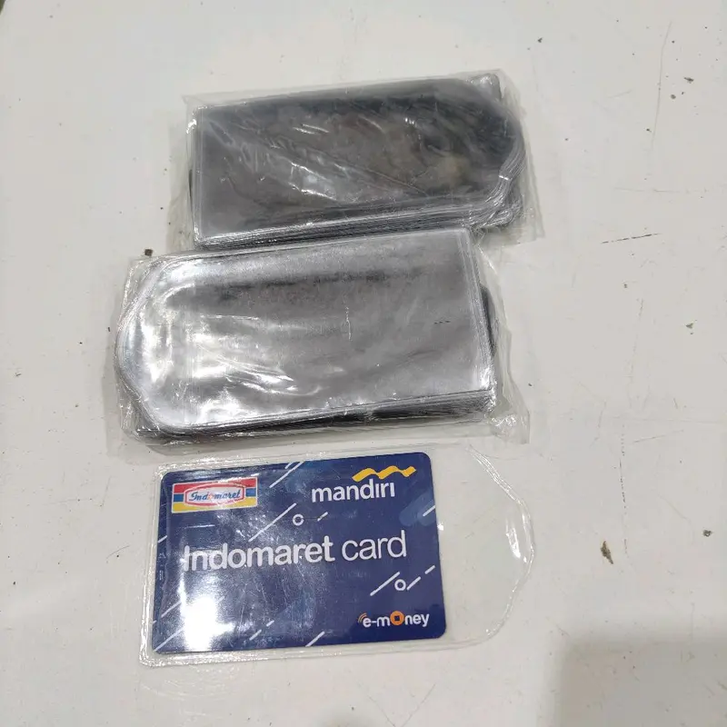 1 Pak Plastik Pelindung KTP SIM isi 100 Pcs 1