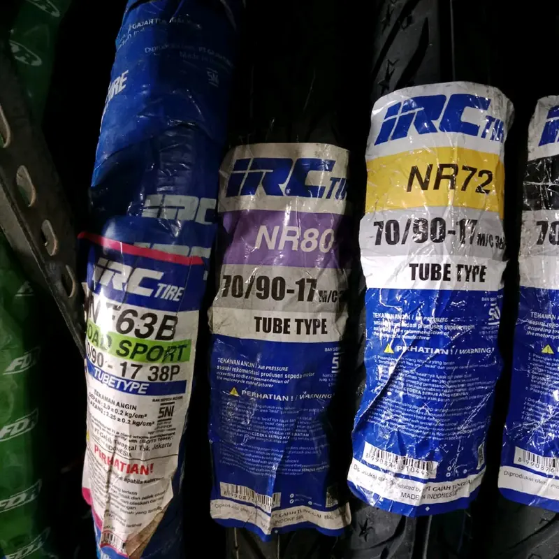 70/90-17 Ban Luar Bebek Ring 17 IRC Non Tubeless 2