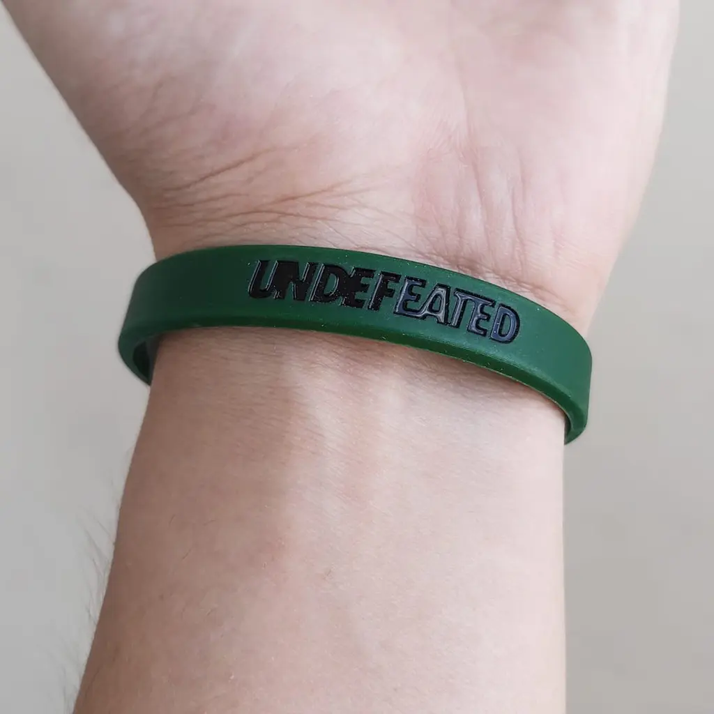 Viral Gelang Pria Rubber / Wristband - Undefeated - Aksesoris Fashion Hype /