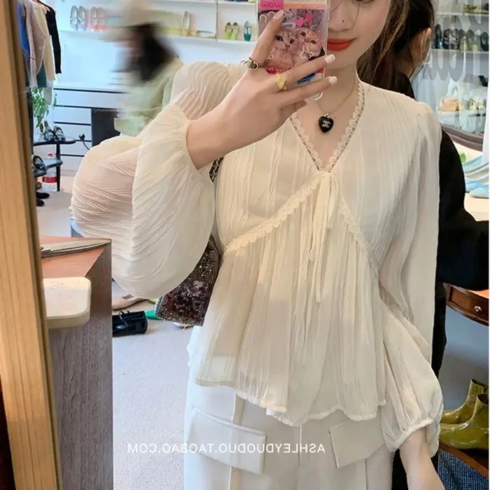 (Ready Stock) Korea Women Fashion retro loose casual long sleeve v neck lace blouse tops