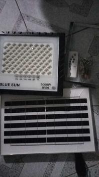 Product Review of Đèn Năng Lượng Mặt Trời Mắt Ngọc Solar Light 3000W Đèn có thấu kính, chống loá mắt. Điều khiển từ xa - Cảm biến ngày/đêm. Tự đông bật tắt. Không sử dụng điện, Có đèn báo % pin. An toàn, Tiết kiệm đènnang  luong from N**u 1