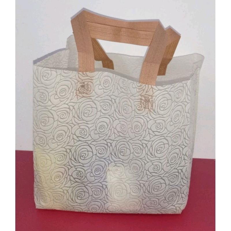 (ISI 6 PCS) Tas Goodie Bag Spundbond Tas Aqiqah Nasi Box Tas Berkat Hajatan Kotak Nasi 22x22 Tekstur 24x24x24 3
