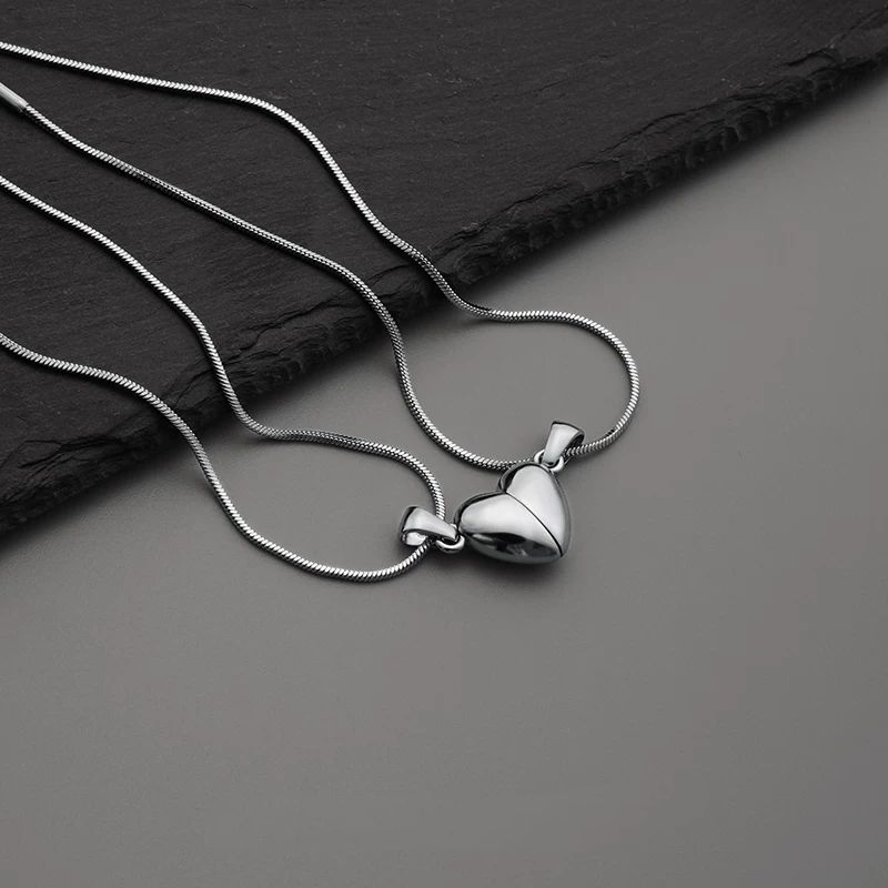 Kalung Couple Liontin Love Model Bulat Titanium Anti Karat Pria Wanita Silver - Perhiasan Pasangan Stainless