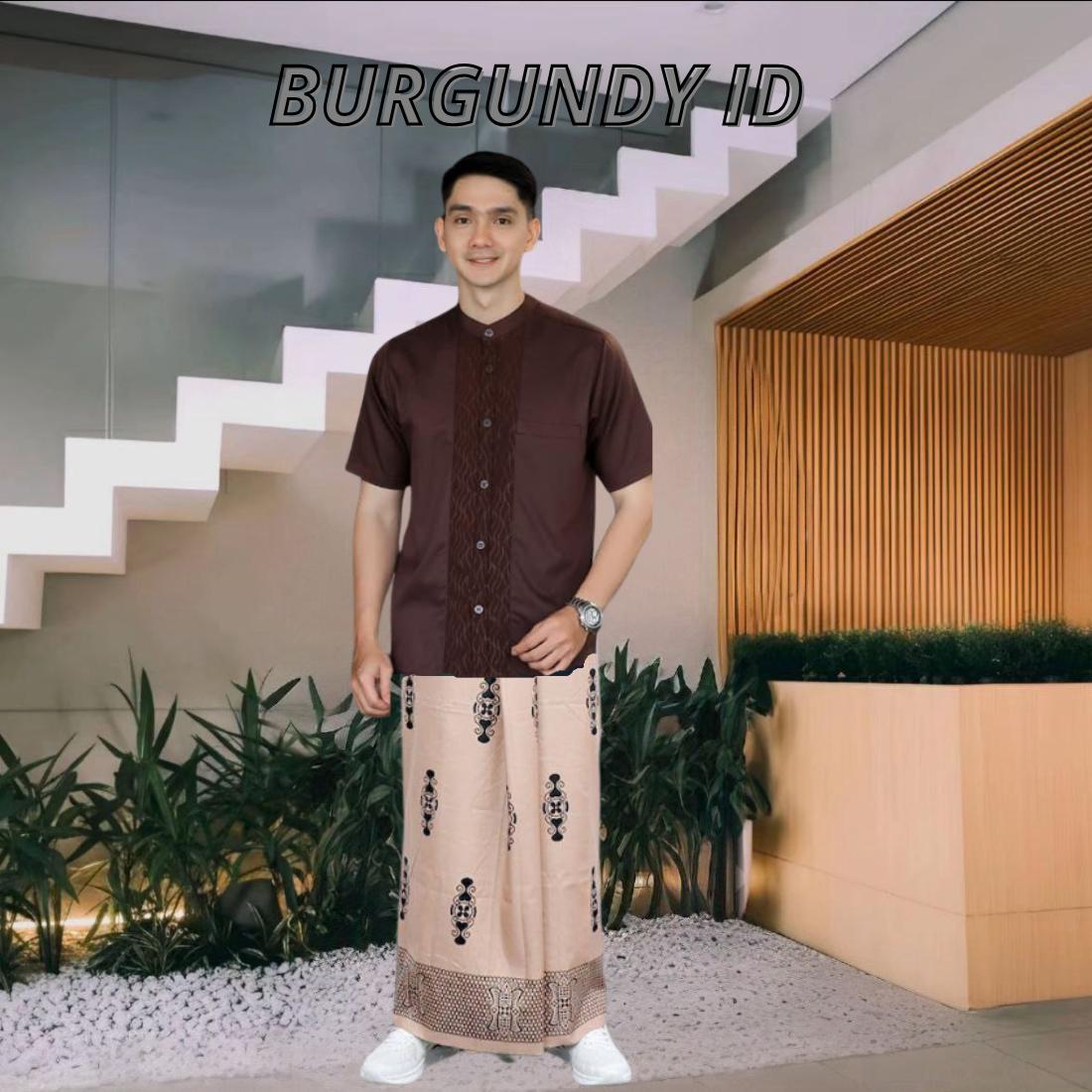 (SET) Sarko Sarung Instan Tali Pinggang Koko Dewasa Warna Mahogany Putih Hitam Motif Embos - Baju Koko Lengan Pendek Dan Sarung Motif Sarwon -Sarko Lebaran 2026