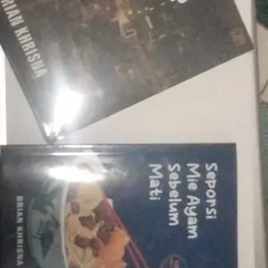 Paket 2 buku - Sisi tergelap surga & Seporsi mie ayam sebelum mati