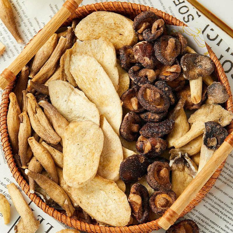 Wakamono Nấm Mix Sấy Giòn 55g gói Không Dầu Snack Ăn Vặt Healthy Giòn Rụm Ngọt Tự Nhiên Phù Hợp Mọi Lứa Tuổi