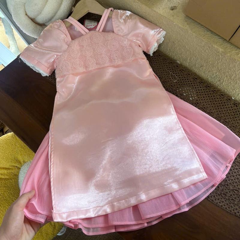 Set Áo Dài Cổ Yếm Hồng Cam Phối Hoa Nổi Kèm Chân Váy Tơ Hồng Cam 55M Dành Cho Bé Gái