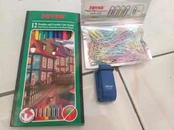 Product Review of (150 Pcs) Paper Clip Oval Warna Warni JOYKO CLIP-472 / CLIP-473 / No.3 Clips Klip Kertas Sedang 28 mm from Z**자 이** 0