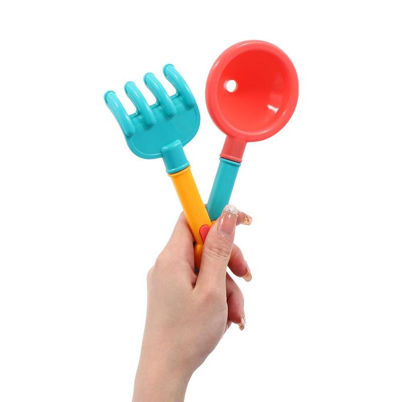 Product Introduction of 18Pcs/Set Travel Beach Toys Kids Beach Toys Set With Sand Rake Watering Can Bucket Shovels Rakes Models Play Tools 38