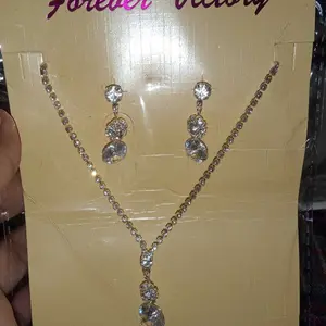 Set Kalung Anting Silver Fuji Bulat Segitiga Kristal Berlian Berkilau Elegan Modern Aksesoris Nikah/Tunangan/Ulang Tahun Aksesoris Fashion