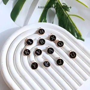 Charm huruf epoxy A - Z koin enamel warna hitam bandul gelang kalung satuan