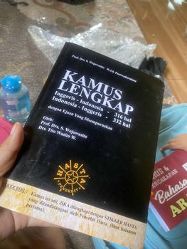 Product Review of Kamus Lengkap Bahasa Inggris Indonesia dan Indonesia Inggris Hasta from N** 0