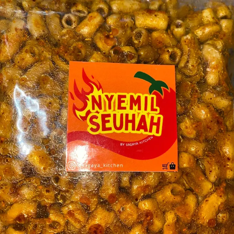 Makaroni bantet by nyemil seuhah 250gr asin pedas Snack Cemilan Kering 0