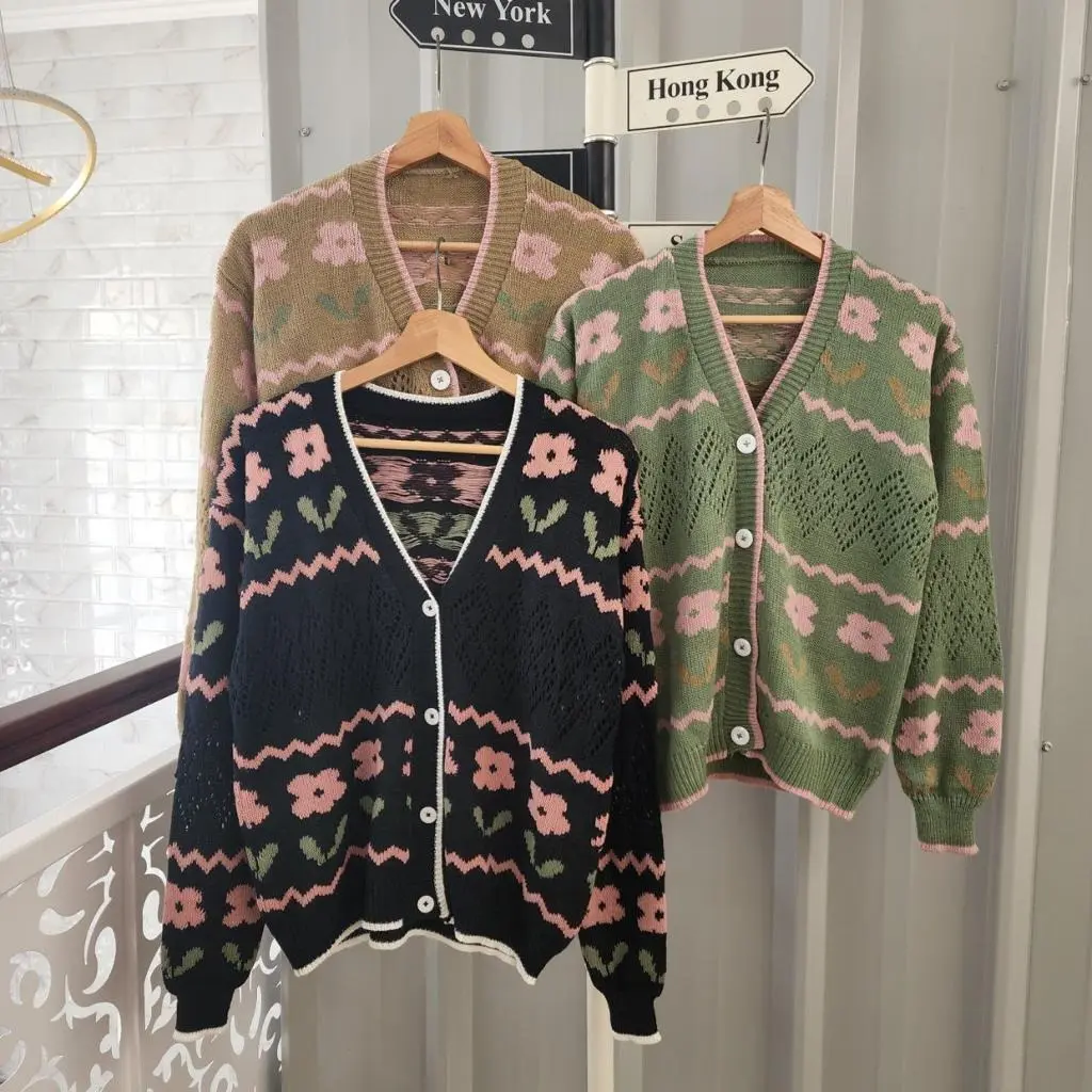 Knitzen Cardigan Rajut Motif Bunga Lucu - Collourly Yura Outer - Bahan Tebal Lembut Basic Casual Berukuran One Size
