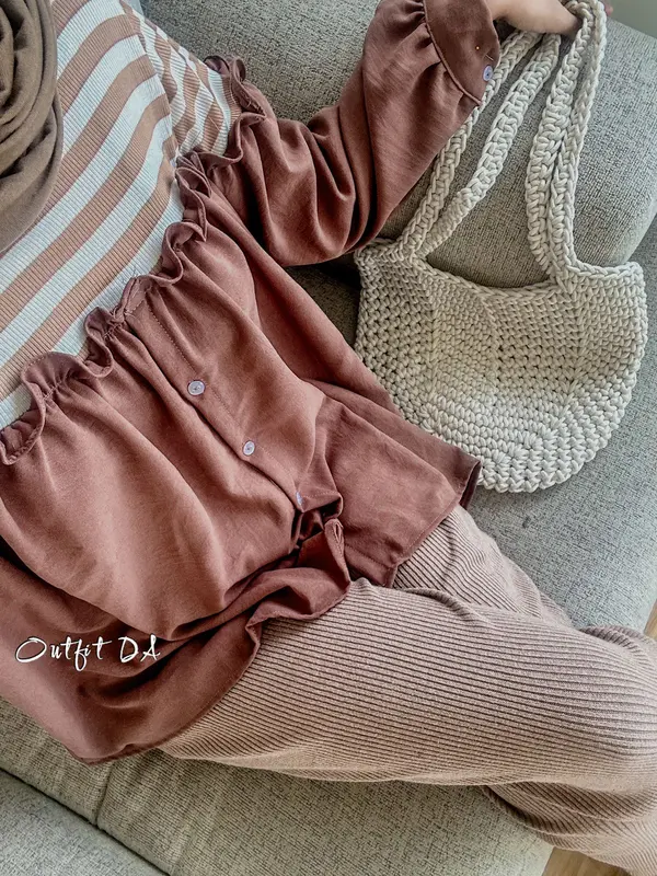 SASHA BLOUSE - Atasan Blouse Crincle Mix Stripe Rib Knit Kancing Aktif  Wanita Casual DA Grosir 6