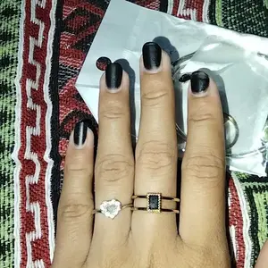 Cincin Titanium Motif Kotak Hitam 2 Layer Gold 24k Elegan dan Modern untuk Tampilan Mewah Rings
