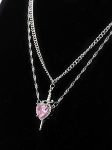 [Set de Dije de Pareja] 2 Piezas de Collares con Dije de Pareja, Un Collar en Forma de Espada para Hombres y Mujeres, Un Dije en Forma de Espada con Un Dije en Forma de Corazón, Regalo Perfecto para San Valentín o Accesorio Versátil para Uso Diario