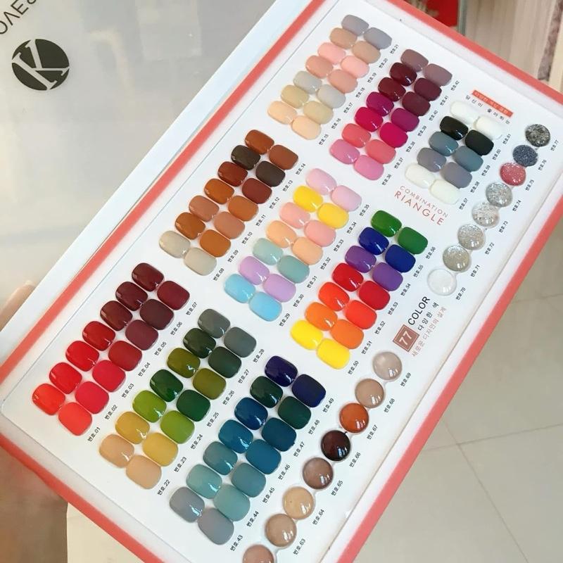 Set sơn gel 77màu.66 màu tặng kèm base top và bảng màu. Gồm cả sơn nhũ sơn thạch chuyên dụng trong làm móng