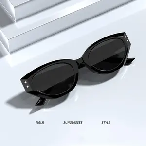 GM Kacamata Hitam Uniseks  Korean Fashion Kacmata Gaya Wanita Terbaru Kacmata Cat Eye 825