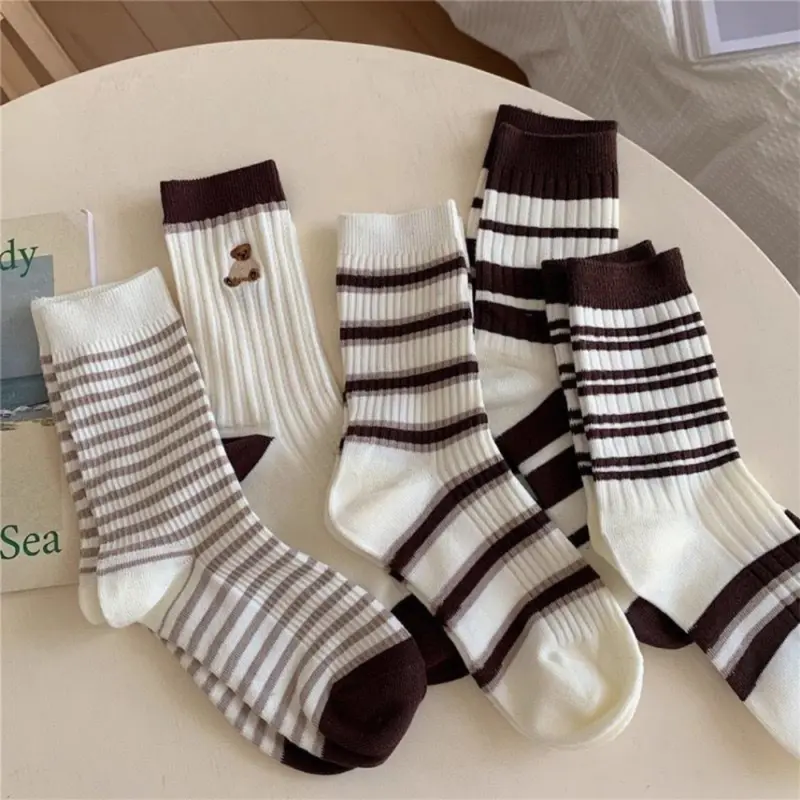[luckydino] Kaos Kaki Panjang Hitam Putih Cream Garis Horizontal Line Long Socks Black White Korean 4