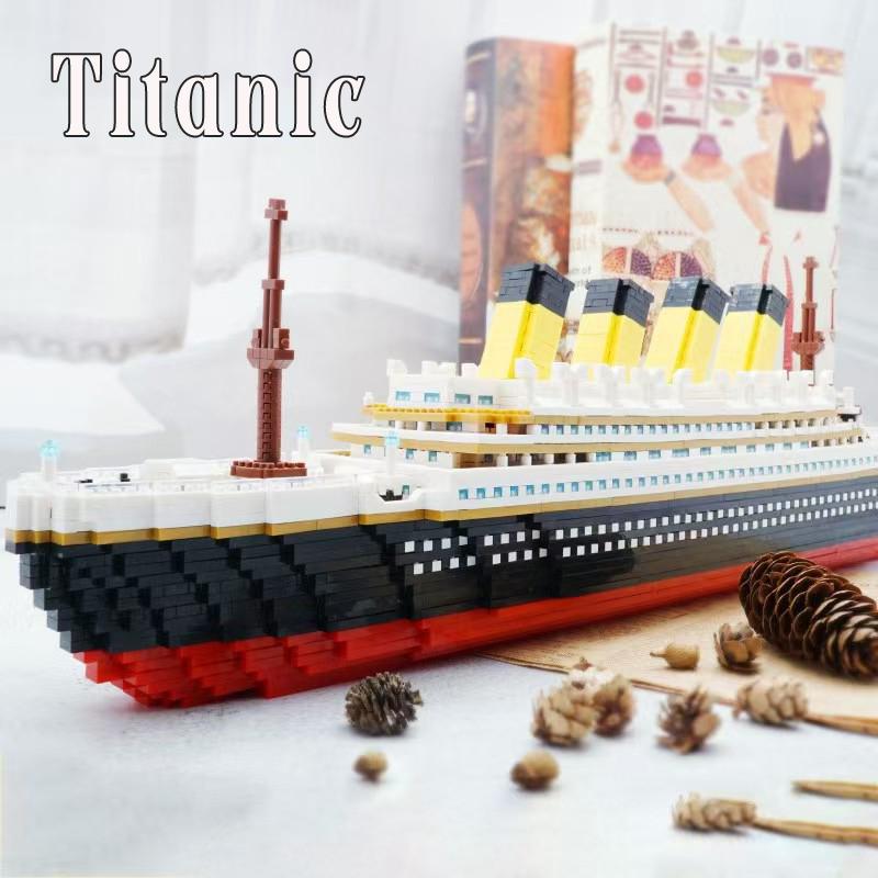 Titanic Building Blocks Assembled Toys Giant Boys and Girls Puzzle Cruise Ship Model Valentine's Day Gift（3688 PCS） 5