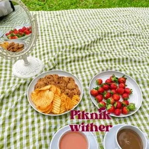 ukuran  150x150 tikar simpel kain piknik fotografer kemping cantik motif kotak kotak dengan tasnya Camping Outdoor ukuran