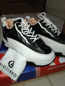 Product Review of GIOZURRO SEPATU WANITA SNEAKER WANITA TERBARU GZ8008 Sepatu Boots Wanita Sportif Ringan Casual Hitam Shoes Putih Olahraga from L**@ 1