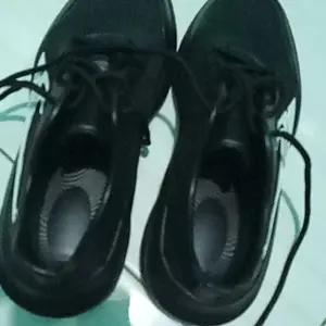 Lateny Sandal Sepatu Olahraga Pria Bahan Karet EVA Kets Luar Ruangan Elastis Empuk Antislip Dan